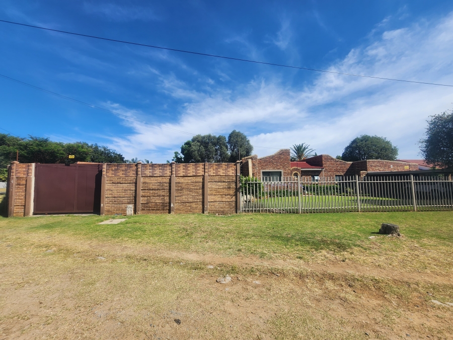 3 Bedroom Property for Sale in Riebeeckstad Free State